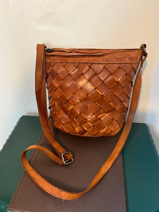 Vilenca Holland Handbags - Vilenca Brown Buttery Soft Genuine Leather Basket Weave Crossbody Bag Holland